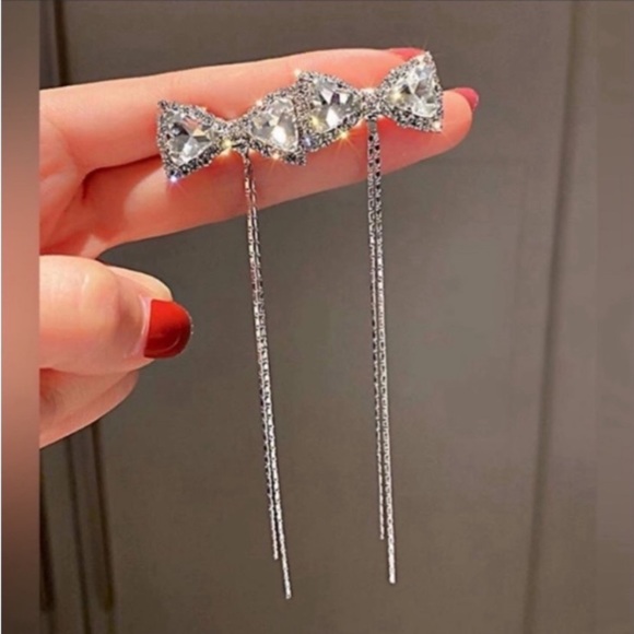 RHINESTONE BOW TASSEL DROP EARRINGS - Picture 2 of 8